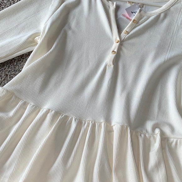 💛 Elegant Cream Peplum Blouse for women - Picture 3 of 4